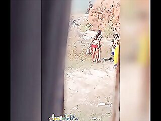 manisha bhabhi urinating concentrated webcam 25